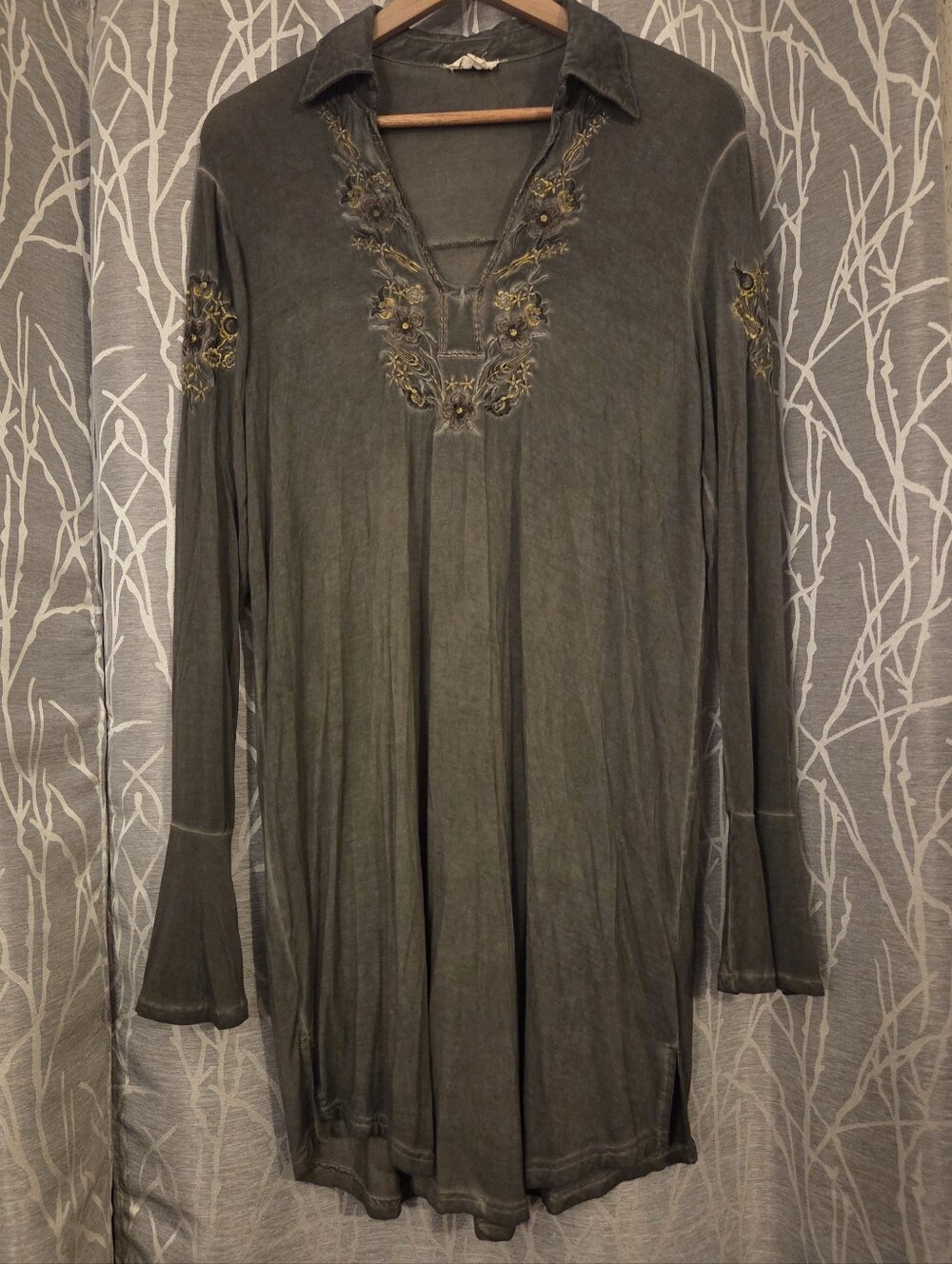 POL Olive Green Long Sleeve Embroidered Tunic Dress. Size L